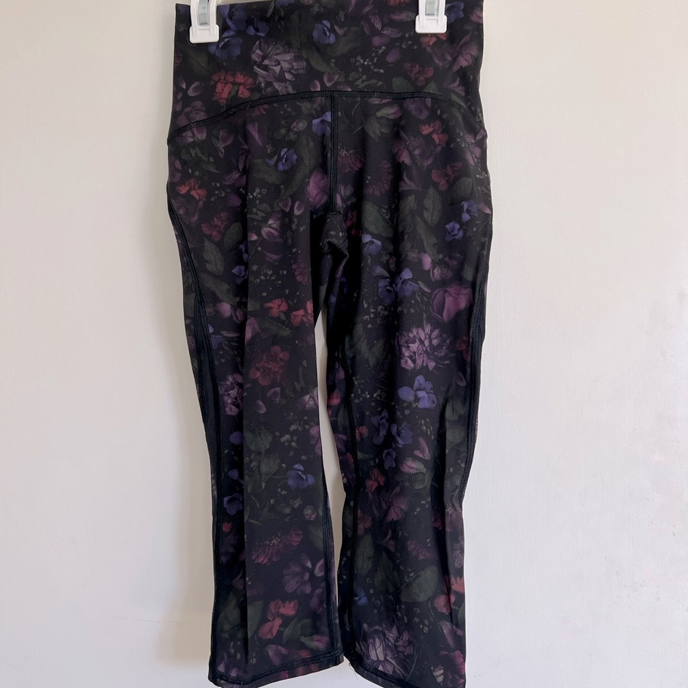Like new lululemom high-rise crop